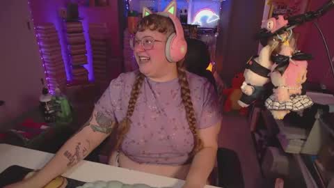 Snapshot of fatveronica chatting on 06-25-26, 07:07 FatVeronica online show from 06-25-26, 07:07