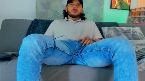 Snapshot of favid95 chatting on 11-03-25, 03:35 favid95 online show from 11-03-25, 03:35