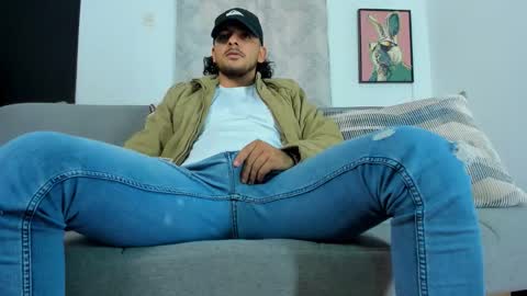 Snapshot of favid95 chatting on 02-16-26, 05:31 favid95 online show from 02-16-26, 05:31