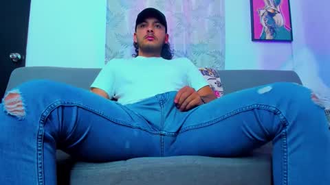 Snapshot of favid95 chatting on 03-02-26, 04:14 favid95 online show from 03-02-26, 04:14