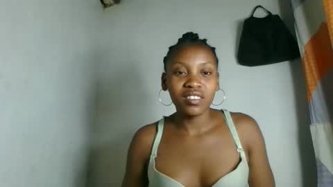 Snapshot of fayence09 chatting on 10-22-25, 06:40 fayence09 online show from 10-22-25, 06:40