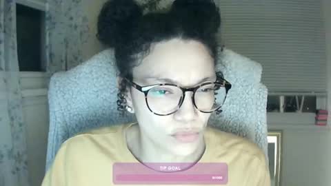 Snapshot of feetnymph chatting on 01-31-25, 12:17 Soley online show from 01-31-25, 12:17