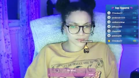 Snapshot of feetnymph chatting on 01-31-25, 03:20 Soley online show from 01-31-25, 03:20