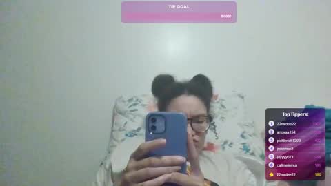 Snapshot of feetnymph chatting on 02-27-25, 02:21 Soley online show from 02-27-25, 02:21