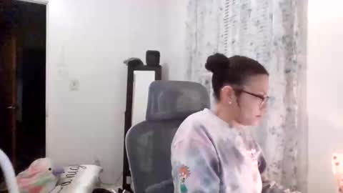 Soley online show from 11-21-25, 03:05