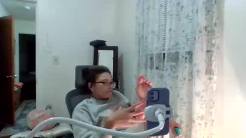 Soley online show from 11-22-25, 04:00