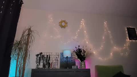 Snapshot of feliciaxtc chatting on 02-19-25, 08:31 Fely online show from 02-19-25, 08:31