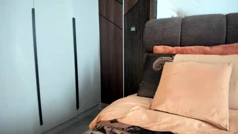 FelineChic online show from 10-21-25, 06:58