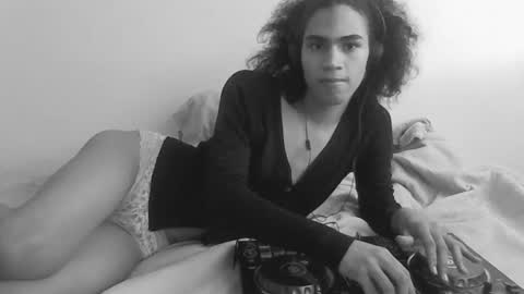 FELINE online show from 11-05-25, 10:10