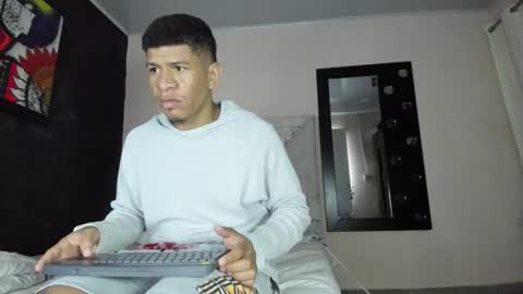 Snapshot of felipereyes28cm chatting on 01-14-26, 09:20 Felipe online show from 01-14-26, 09:20