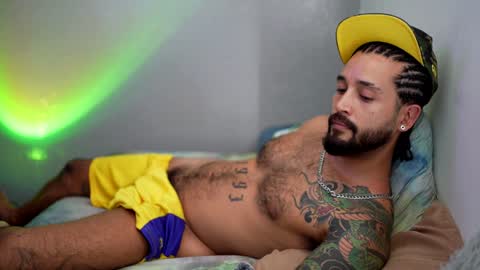 Snapshot of felix_candela chatting on 01-05-25, 06:02 Felix Candela online show from 01-05-25, 06:02