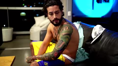 Snapshot of felix_candela chatting on 01-18-25, 04:48 Felix Candela online show from 01-18-25, 04:48