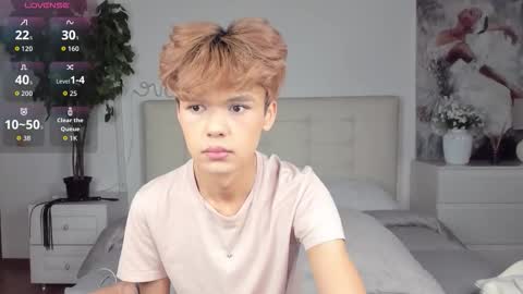 Felix online show from 09-28-25, 04:12