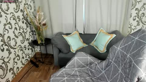 Snapshot of felixorange_ chatting on 10-21-25, 04:24 Felix online show from 10-21-25, 04:24