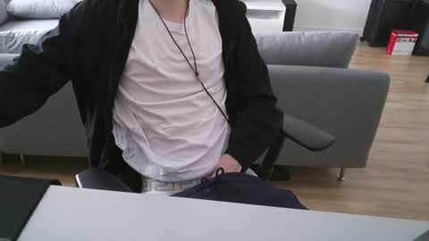Snapshot of felixsagg chatting on 06-15-26, 09:22 felixsagg online show from 06-15-26, 09:22