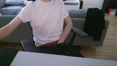 Snapshot of felixsagg chatting on 06-19-26, 06:18 felixsagg online show from 06-19-26, 06:18