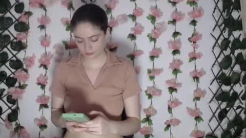 Snapshot of fenix_stone chatting on 10-08-25, 03:26 Cristina online show from 10-08-25, 03:26