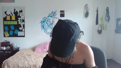 Snapshot of fenixmfx chatting on 01-08-25, 05:15 Fenix online show from 01-08-25, 05:15