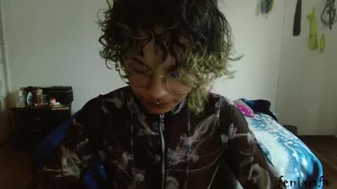 Snapshot of fenixmfx chatting on 03-04-25, 09:11 Fenix online show from 03-04-25, 09:11