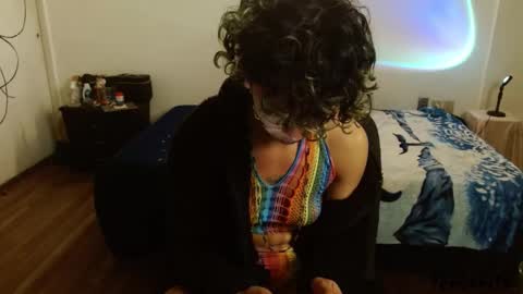 Snapshot of fenixmfx chatting on 03-06-25, 08:27 Fenix online show from 03-06-25, 08:27