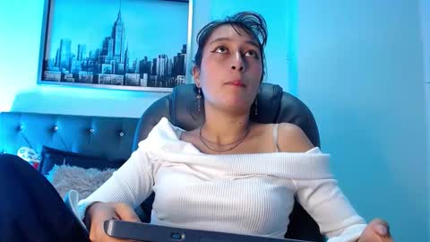 Snapshot of fenixx_19 chatting on 02-27-26, 11:32 Fenix online show from 02-27-26, 11:32