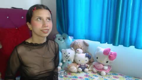 Snapshot of fenixxx1604 chatting on 10-14-25, 08:53 Fenixxx online show from 10-14-25, 08:53