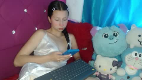 Snapshot of fenixxx1604 chatting on 10-20-25, 09:15 Fenixxx online show from 10-20-25, 09:15