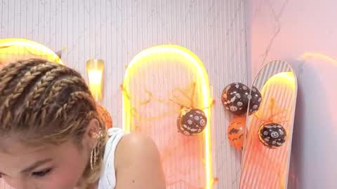 Snapshot of ferchis_conejita_tp chatting on 10-10-25, 12:04 Ferchis  online show from 10-10-25, 12:04