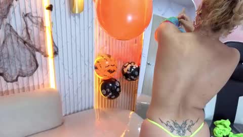Snapshot of ferchis_conejita_tp chatting on 10-17-25, 01:25 Ferchis  online show from 10-17-25, 01:25