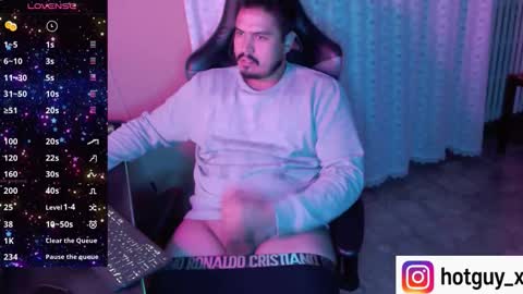 Snapshot of fernan_reds chatting on 11-11-25, 09:48 Fernan online show from 11-11-25, 09:48