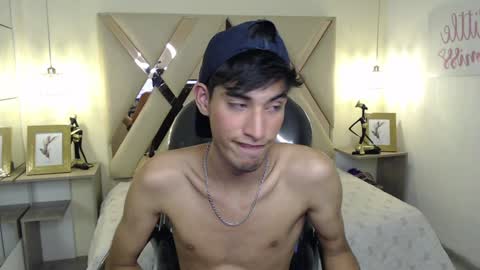 Snapshot of ferphoenix_ chatting on 12-31-24, 06:48 FER PHOENIX online show from 12-31-24, 06:48