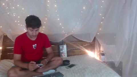 Snapshot of ferphoenix_ chatting on 01-10-25, 03:29 FER PHOENIX online show from 01-10-25, 03:29