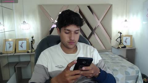 Snapshot of ferphoenix_ chatting on 01-12-25, 03:28 FER PHOENIX online show from 01-12-25, 03:28