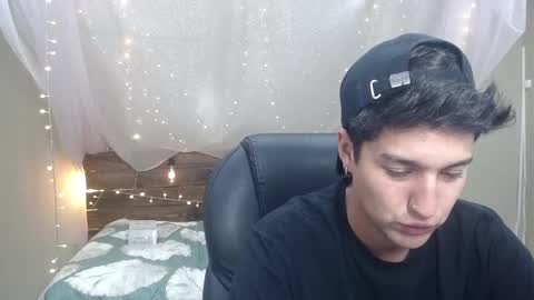 Snapshot of ferphoenix_ chatting on 01-19-25, 03:39 FER PHOENIX online show from 01-19-25, 03:39