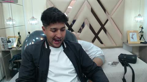 Snapshot of ferphoenix_ chatting on 01-28-25, 03:57 FER PHOENIX online show from 01-28-25, 03:57