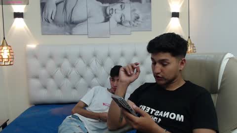 Snapshot of ferphoenix_ chatting on 01-30-25, 03:44 FER PHOENIX online show from 01-30-25, 03:44