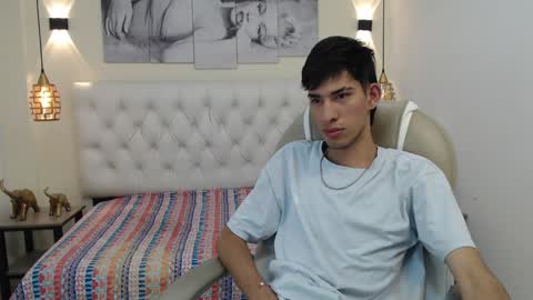 Snapshot of ferphoenix_ chatting on 02-04-25, 08:56 FER PHOENIX online show from 02-04-25, 08:56