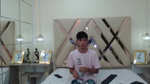 Snapshot of ferphoenix_ chatting on 02-08-25, 11:01 FER PHOENIX online show from 02-08-25, 11:01