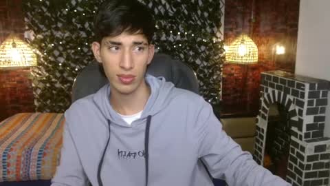 Snapshot of ferphoenix_ chatting on 02-11-25, 03:40 FER PHOENIX online show from 02-11-25, 03:40