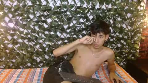 Snapshot of ferphoenix_ chatting on 02-11-25, 09:42 FER PHOENIX online show from 02-11-25, 09:42