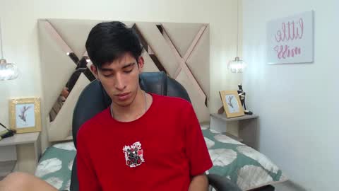 Snapshot of ferphoenix_ chatting on 02-26-25, 05:42 FER PHOENIX online show from 02-26-25, 05:42