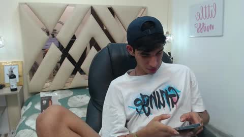 Snapshot of ferphoenix_ chatting on 02-27-25, 09:43 FER PHOENIX online show from 02-27-25, 09:43