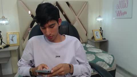 Snapshot of ferphoenix_ chatting on 02-28-25, 03:48 FER PHOENIX online show from 02-28-25, 03:48