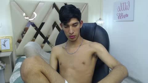 Snapshot of ferphoenix_ chatting on 02-28-25, 09:04 FER PHOENIX online show from 02-28-25, 09:04