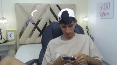 Snapshot of ferphoenix_ chatting on 03-06-25, 07:03 FER PHOENIX online show from 03-06-25, 07:03