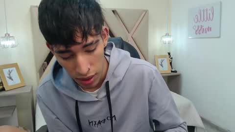 Snapshot of ferphoenix_ chatting on 03-10-25, 03:34 FER PHOENIX online show from 03-10-25, 03:34