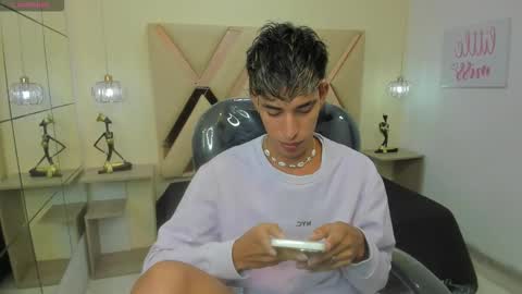 Snapshot of ferphoenix_ chatting on 10-08-25, 03:04 FER PHOENIX online show from 10-08-25, 03:04