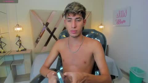 Snapshot of ferphoenix_ chatting on 11-14-25, 03:16 FER PHOENIX online show from 11-14-25, 03:16