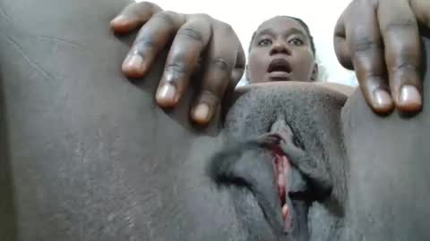 Snapshot of ferriena chatting on 09-22-25, 05:31 Ferie online show from 09-22-25, 05:31