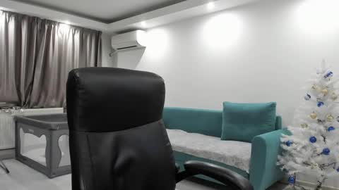 Snapshot of fetishcatalea chatting on 12-03-24, 08:39 Catalea DM online show from 12-03-24, 08:39